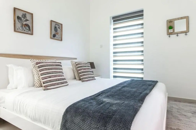 2 Bedrooms Apartment