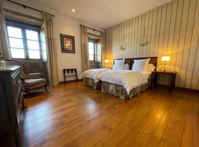4 Twin room