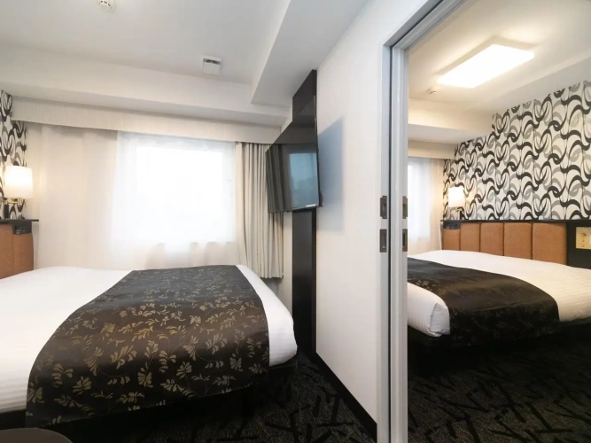 Connecting room