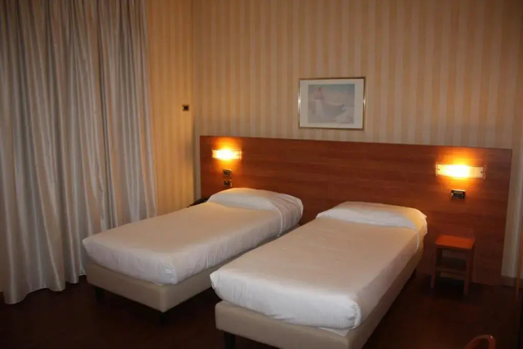 Hotel 2C