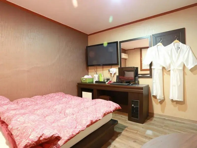 W Motel