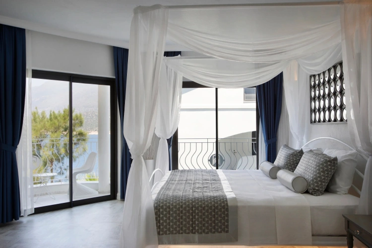 Deluxe Double room with partial sea view