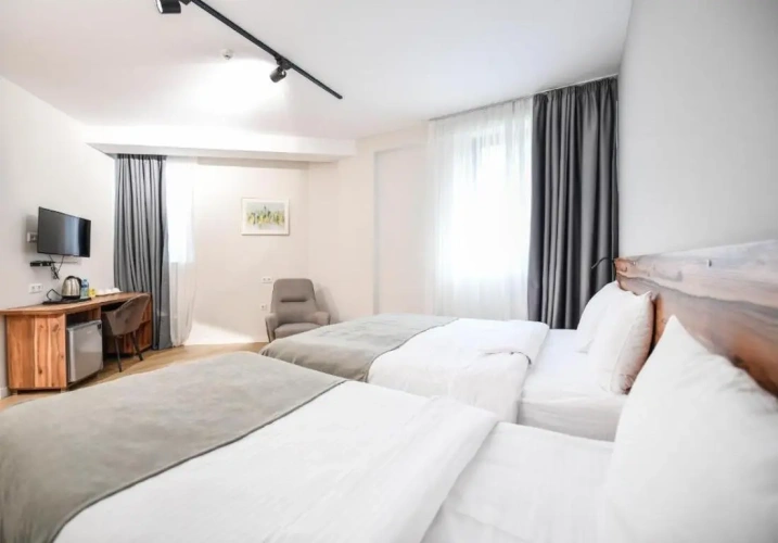 Family Triple room with city view