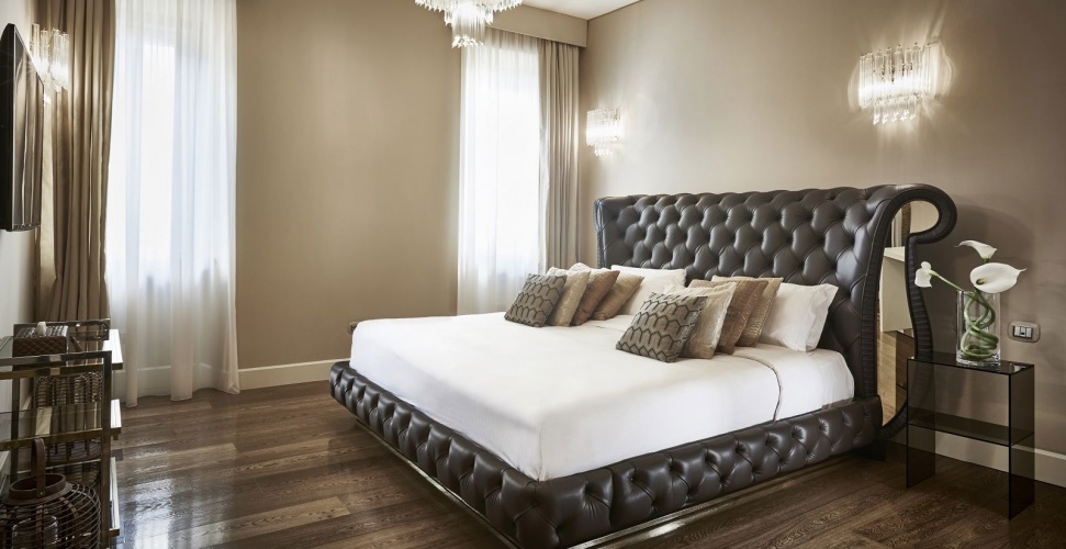 Royal Annex Building Double Suite