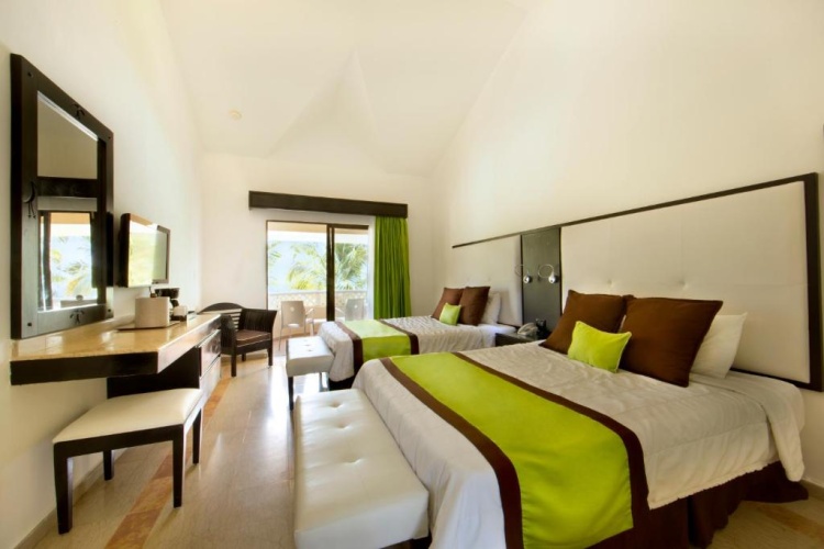 Superior Quadruple room with ocean view