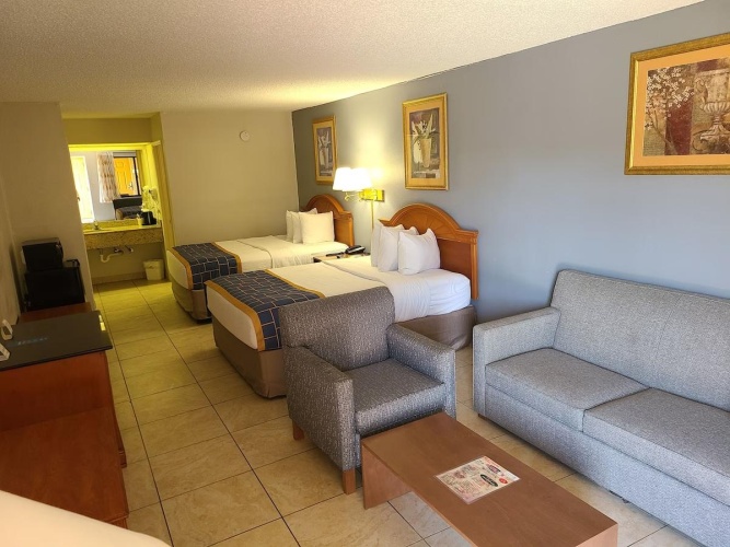 Deluxe Twin Studio Suite