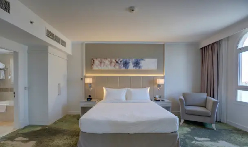 Senior Double Suite with lake view