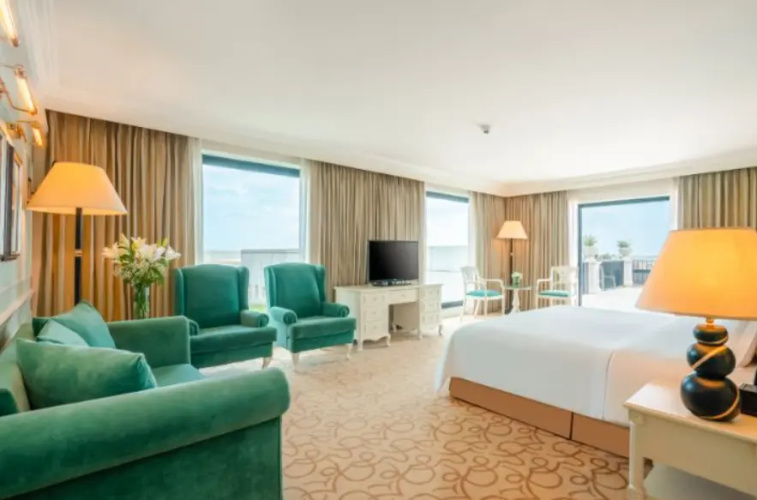 Kingsbury Double Suite with city view