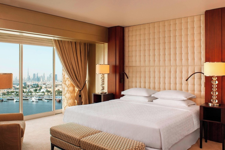 Presidential Double Suite with creek view