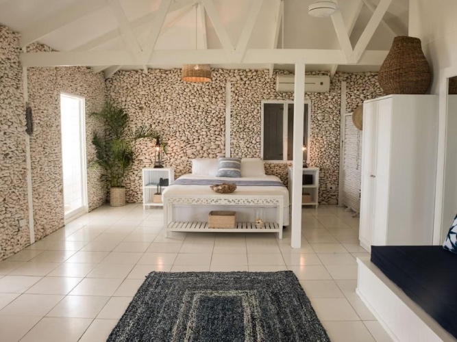 Coral Villa beachfront