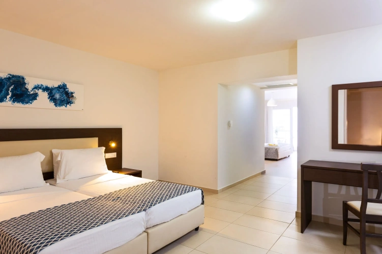 Suite with mountain and pool view