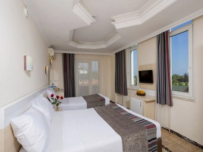 Standard Twin room with sea view