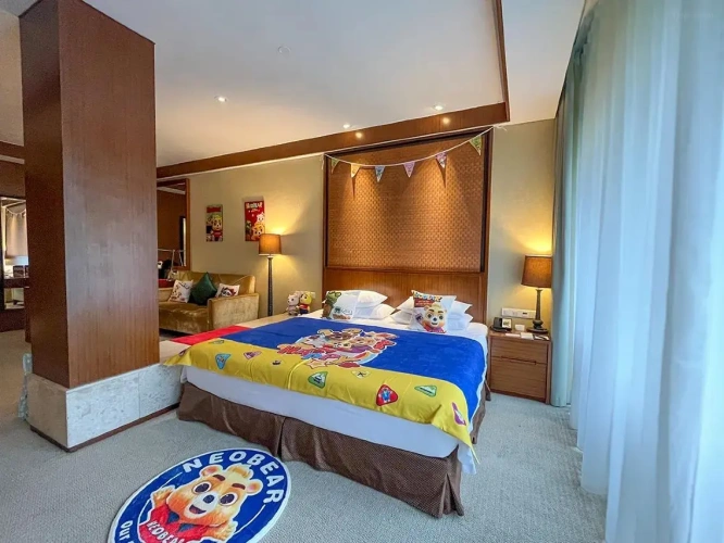 Bear Neo Theme Family Double room