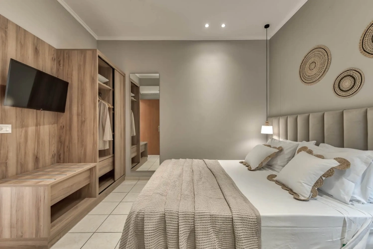 2 Bedrooms Suite with mountain view