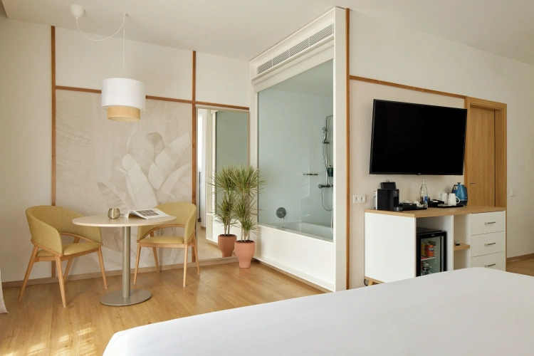 Hydromassage The Level Double Suite with ocean view