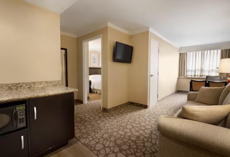 1 Bedroom Accessible Double Suite