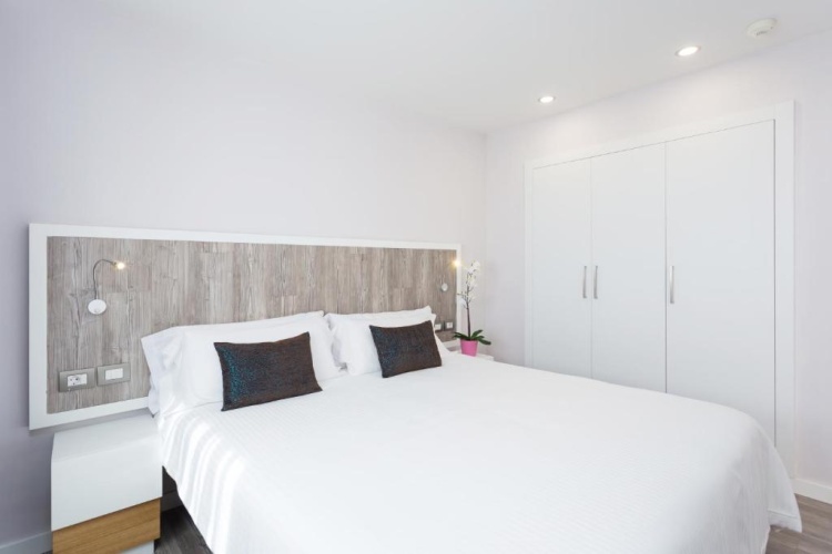 1 Bedroom Luxury Double Apartment with sea view