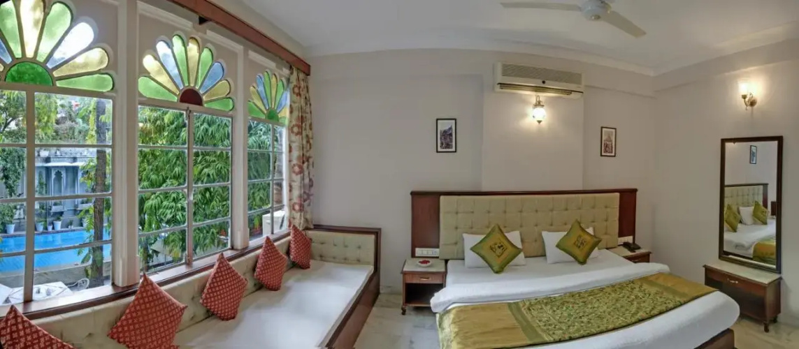 Hotel Raj Palace