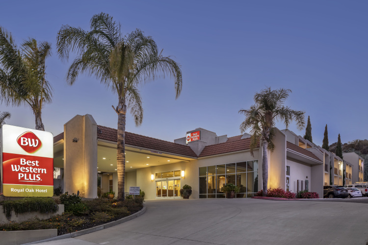 Best Western Plus Royal Oak Hotel photo 42