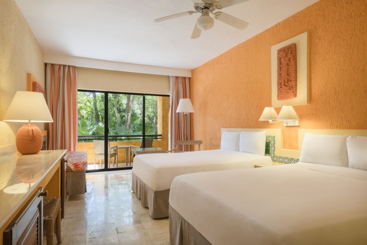 2 Bedrooms Family room