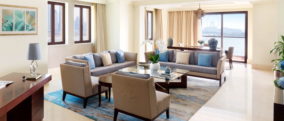 2 Bedrooms Corner Jacuzzi Family Suite with balcony and with sea view
