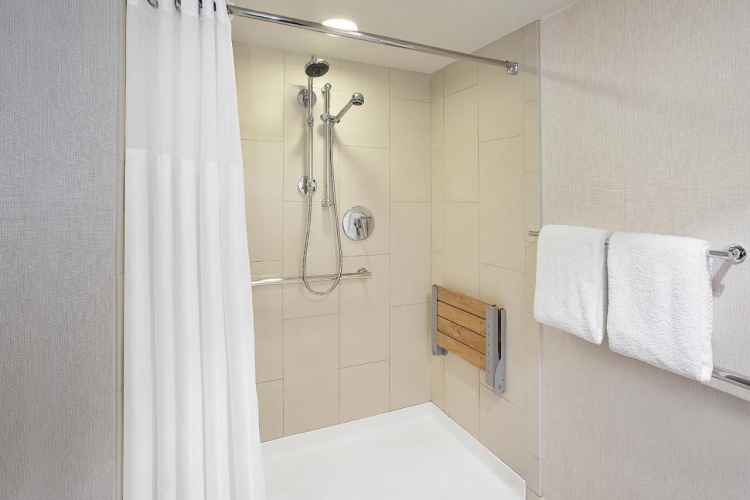 DoubleTree by Hilton Hotel Newark Airport photo 27