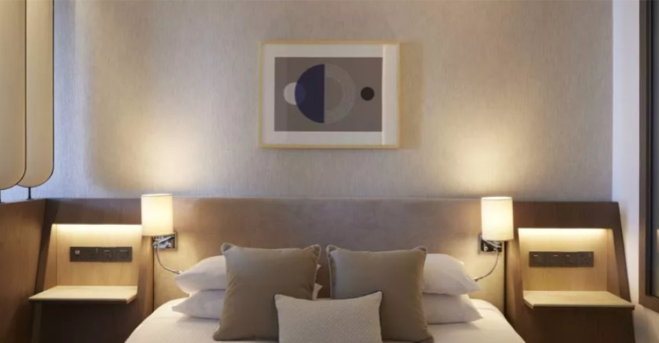 Double Junior Suite with pool and sea view