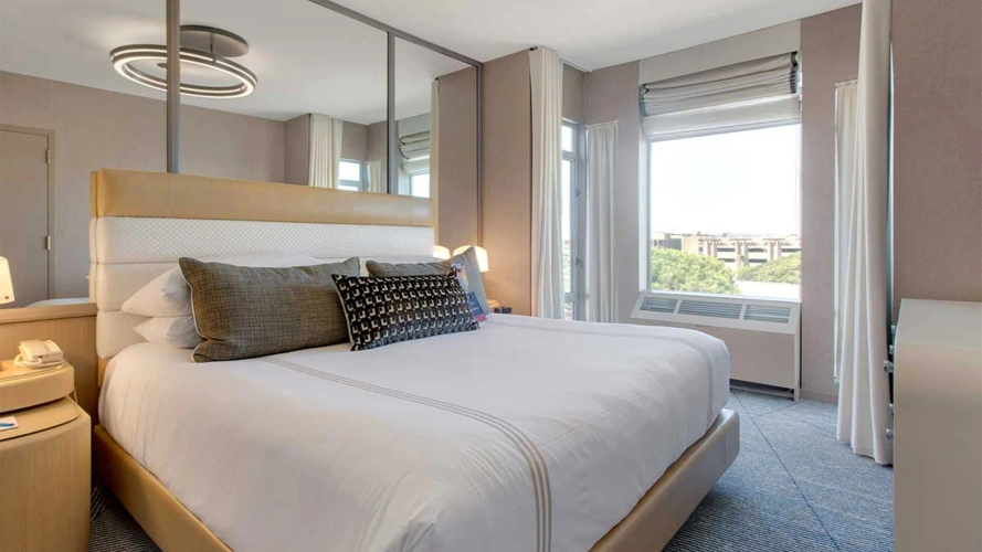 1 Bedroom Corner Double Suite