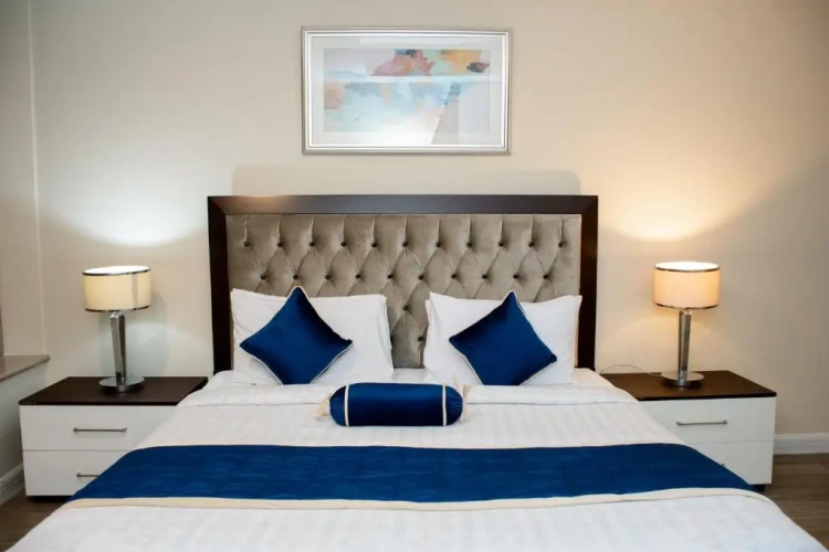 2 Bedrooms Apartment