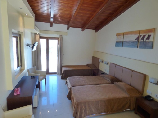 Triple room
