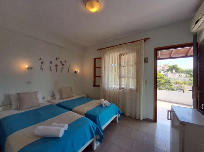 2 Twin room