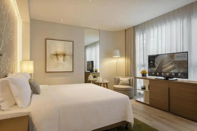 3 Bedrooms Apartment with creek view