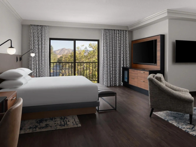 California Double Suite with balcony
