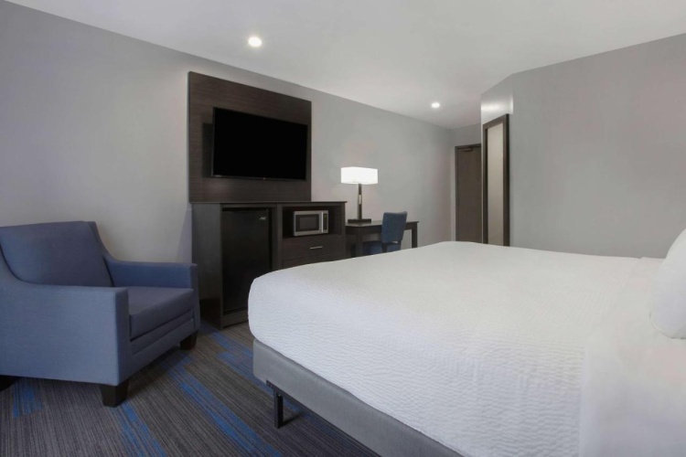 Days Inn By Wyndham Barrie photo 12