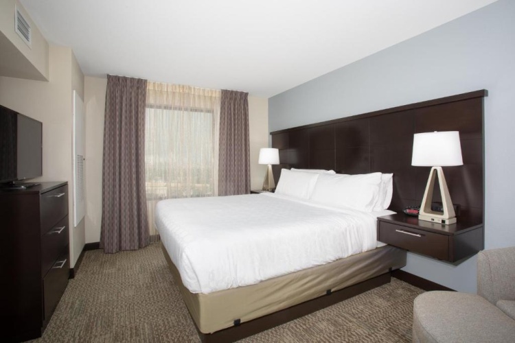 1 Bedroom Business Double Suite