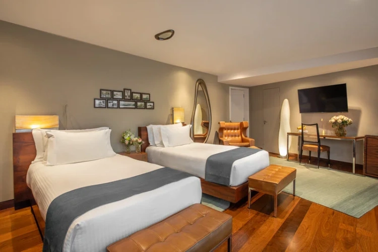 Superior Twin room with courtyard view