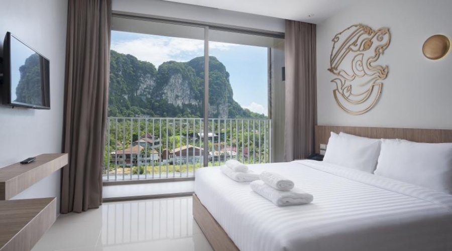 Superior Double room with pool view