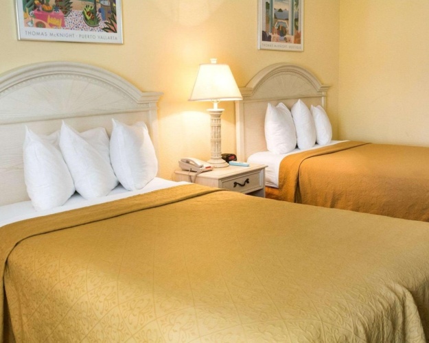 Partial Ocean View Quadruple room