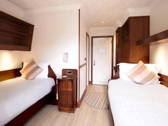 Compact Twin room