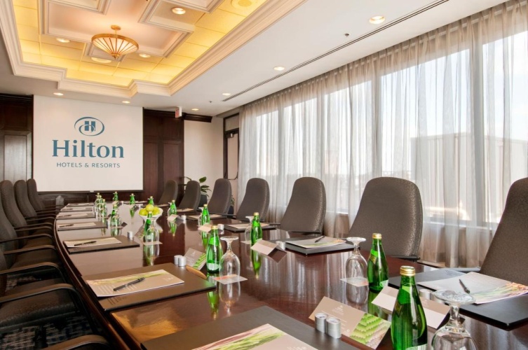 Hilton Toronto Airport Hotel & Suites photo 23
