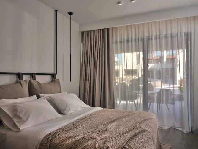 Superior Sharing Pool Twin room