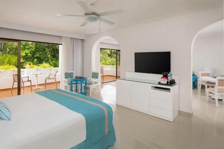 1 Bedroom Sun Club Double Suite with garden view