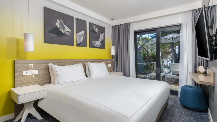 2 Bedrooms Garden Quadruple Suite