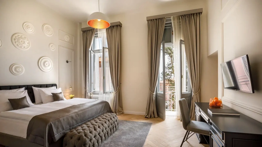 Double Suite