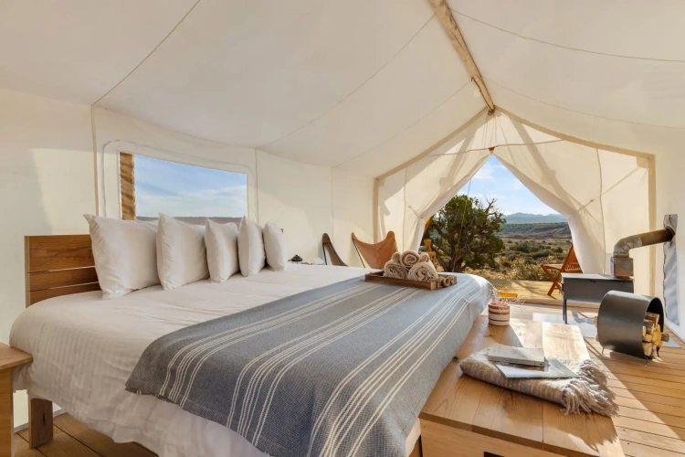 Deluxe Double Tent