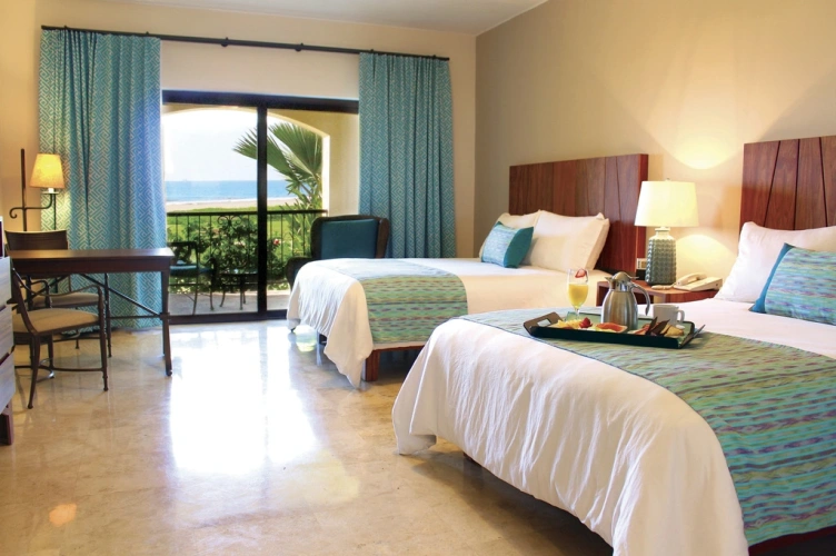 Twin Junior Suite oceanfront