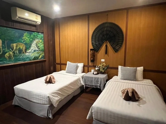 Standard Twin room