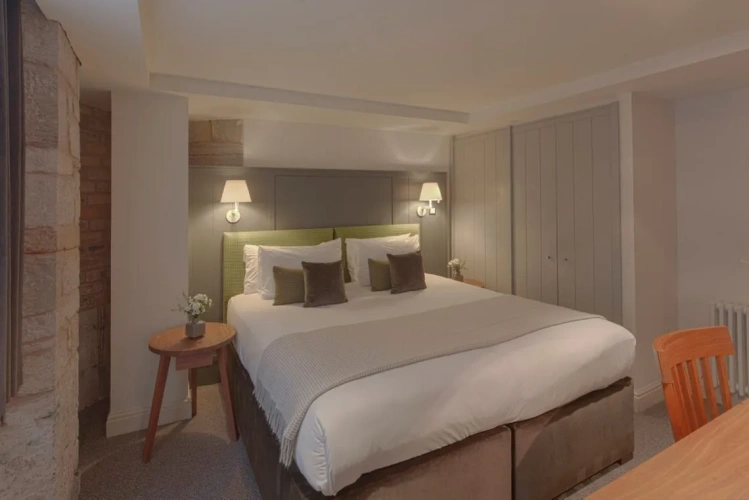 2 Bedrooms Suite