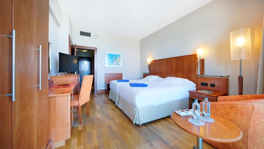 Bull Hotel Reina Isabel & Spa photo 10