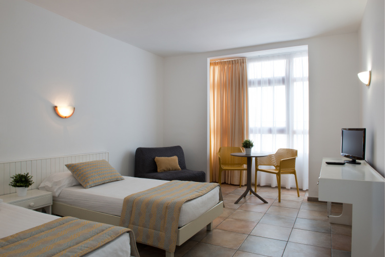 Standard Twin Apartment